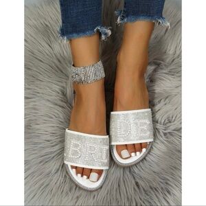 Brand New in box Sparkle Bride Sandals 💕 White Bride Pearl Rhinestone Slide